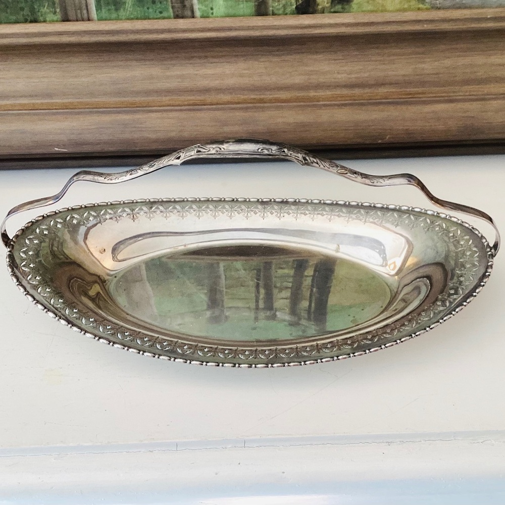 ROYAL ROCHESTER SILVERWARE E.P. N.S 151 Silver plated Basket Tray Cutout Design